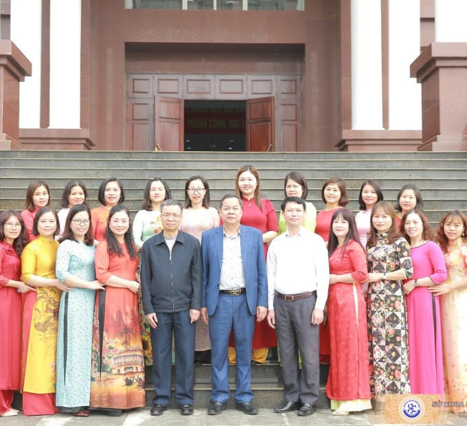 anh-skhcn-huong-ung-tuan-le-ao-dai-bia-3.jpg