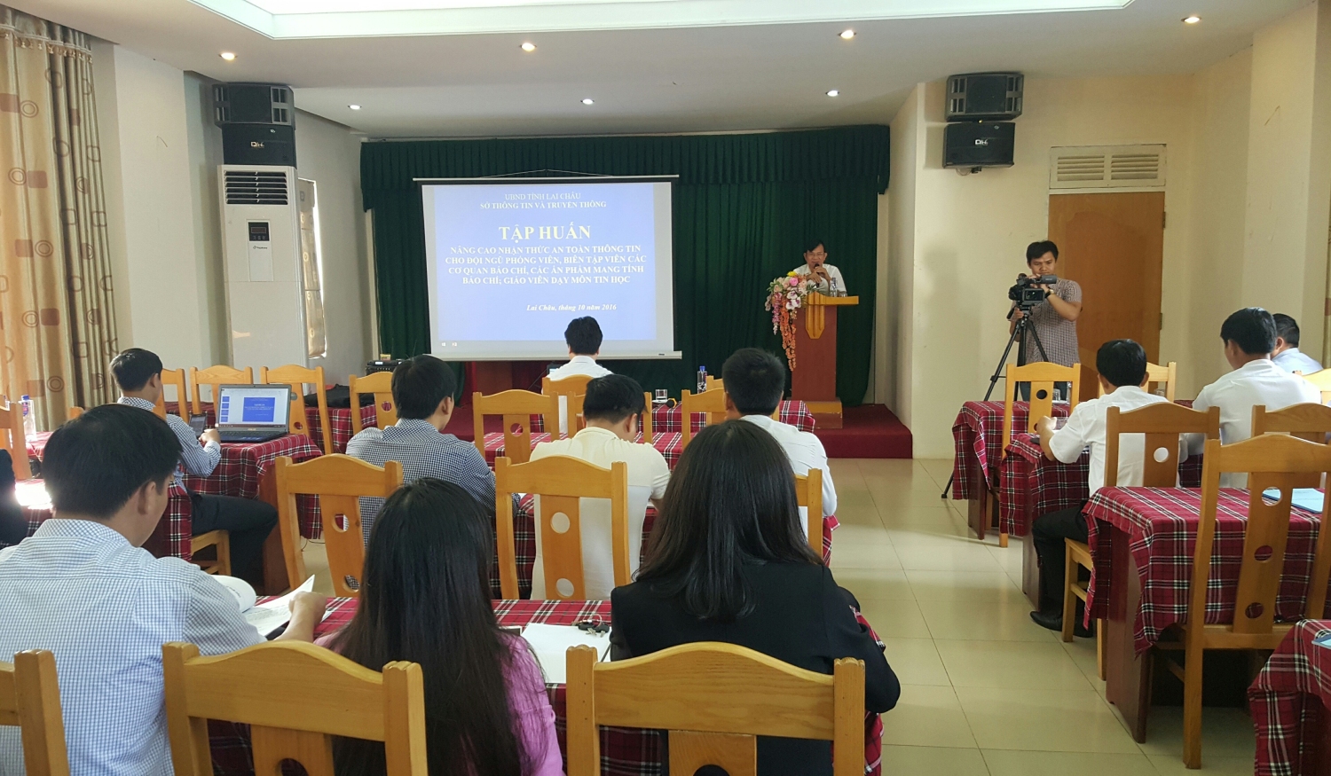 Toàn cảnh Hội nghị
