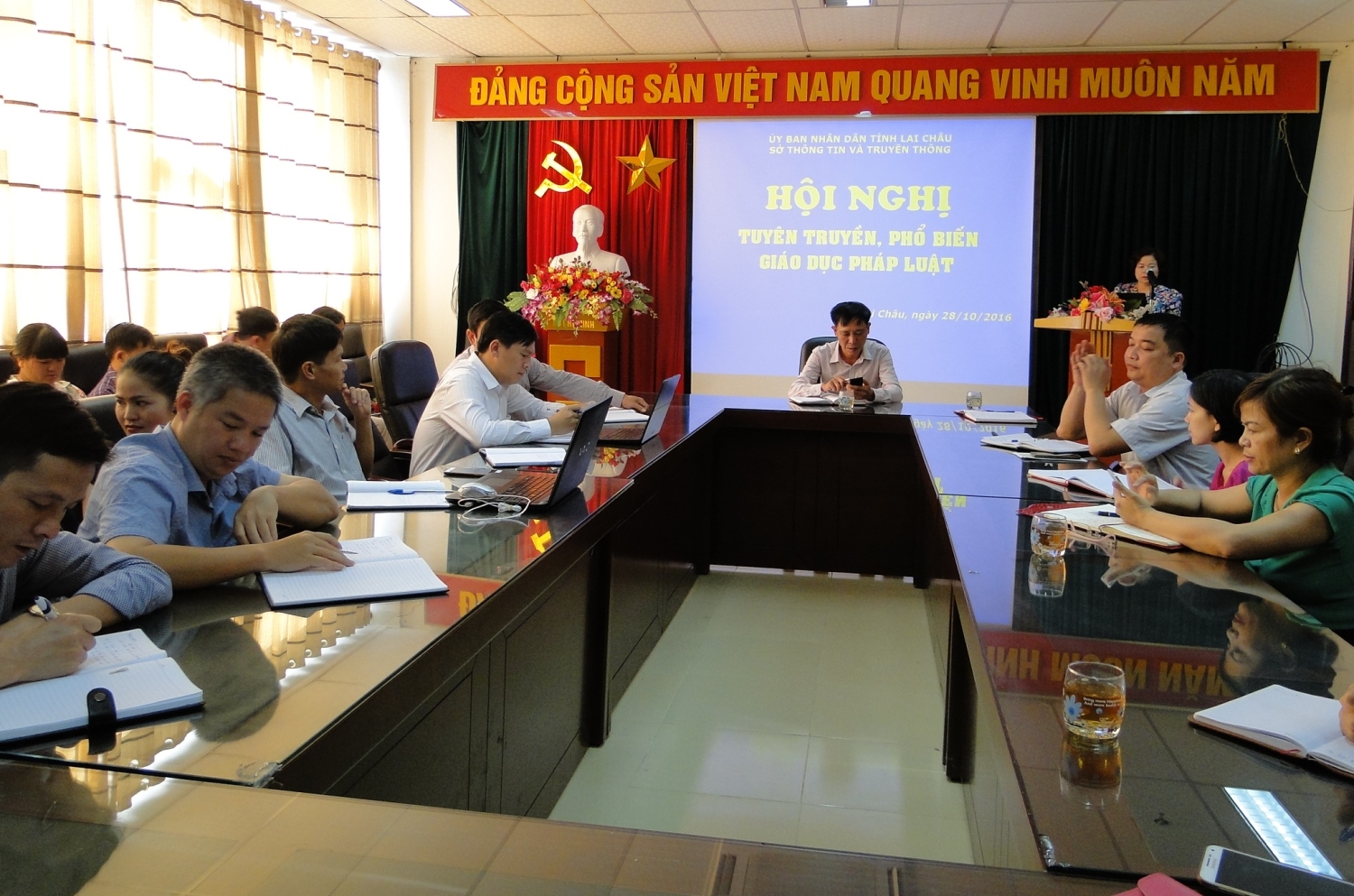 Toàn cảnh Hội nghị.