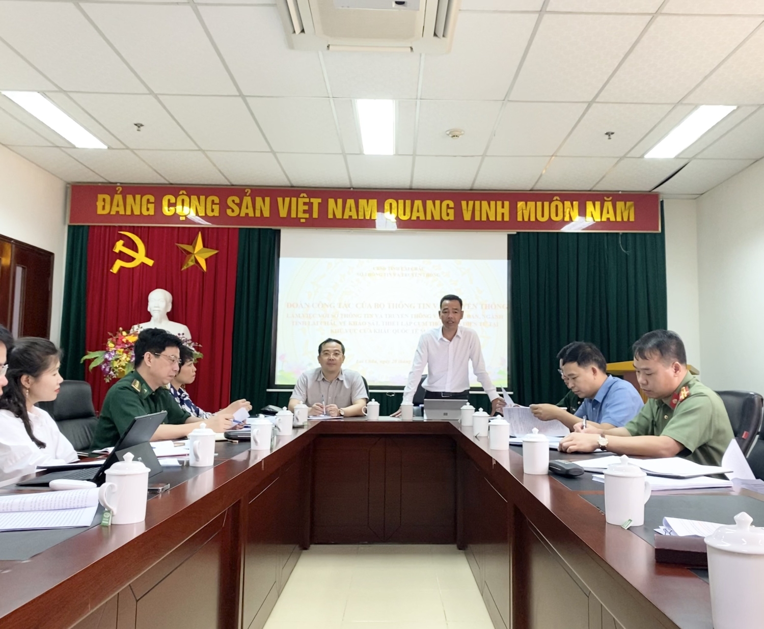 Description: https://stttt.laichau.gov.vn/Files/SoTTTT/Users/905/2023/Thang4/S-Hieu-phat-bieu.jpg