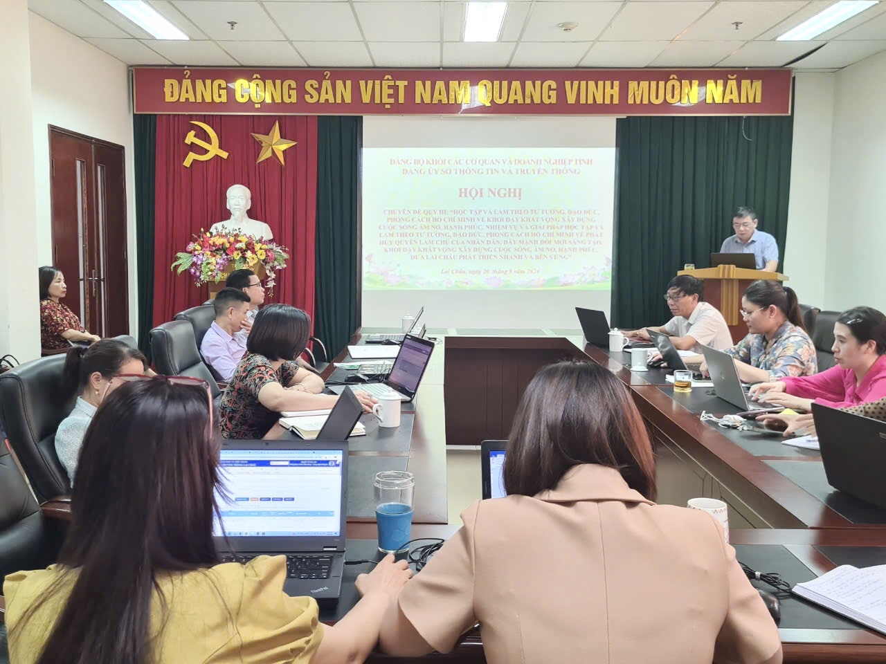 https://stttt.laichau.gov.vn/Files/SoTTTT/Users/905/2024/Thang9/z5852473598897_d8cfcfa4397ed1c7f0eac38259dda9cd.jpg