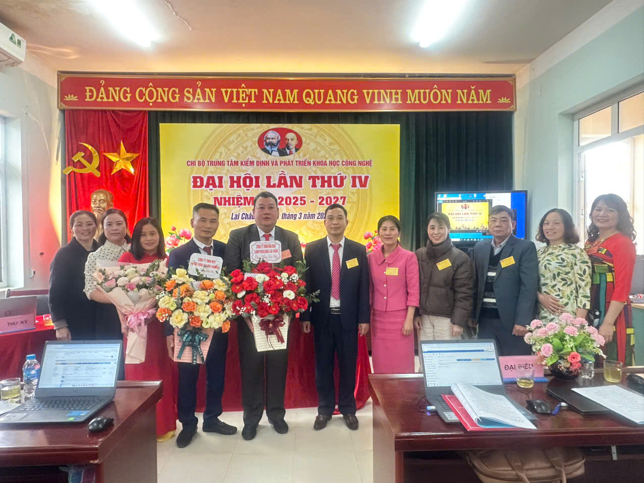 https://skhcn.laichau.gov.vn/upload/105280/fck/vuthanhhuyen/hoa.jpg