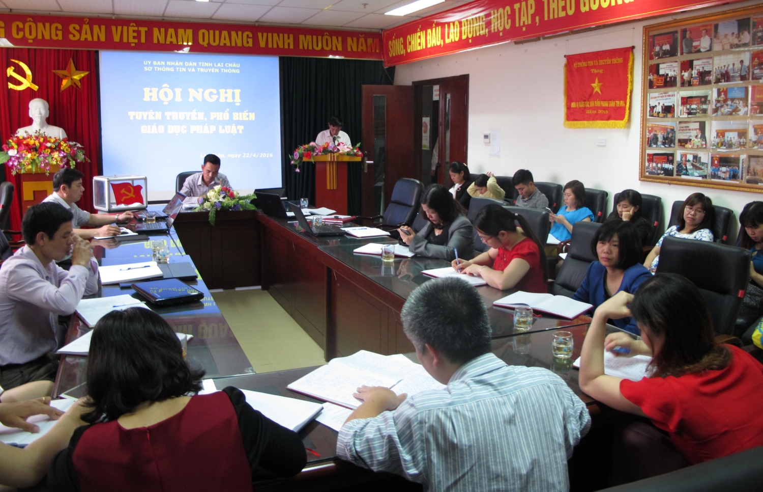Toàn cảnh Hội nghị