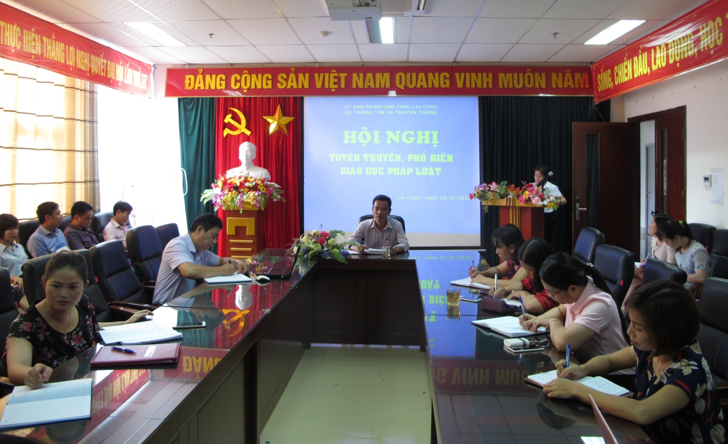 Toàn cảnh Hội nghị