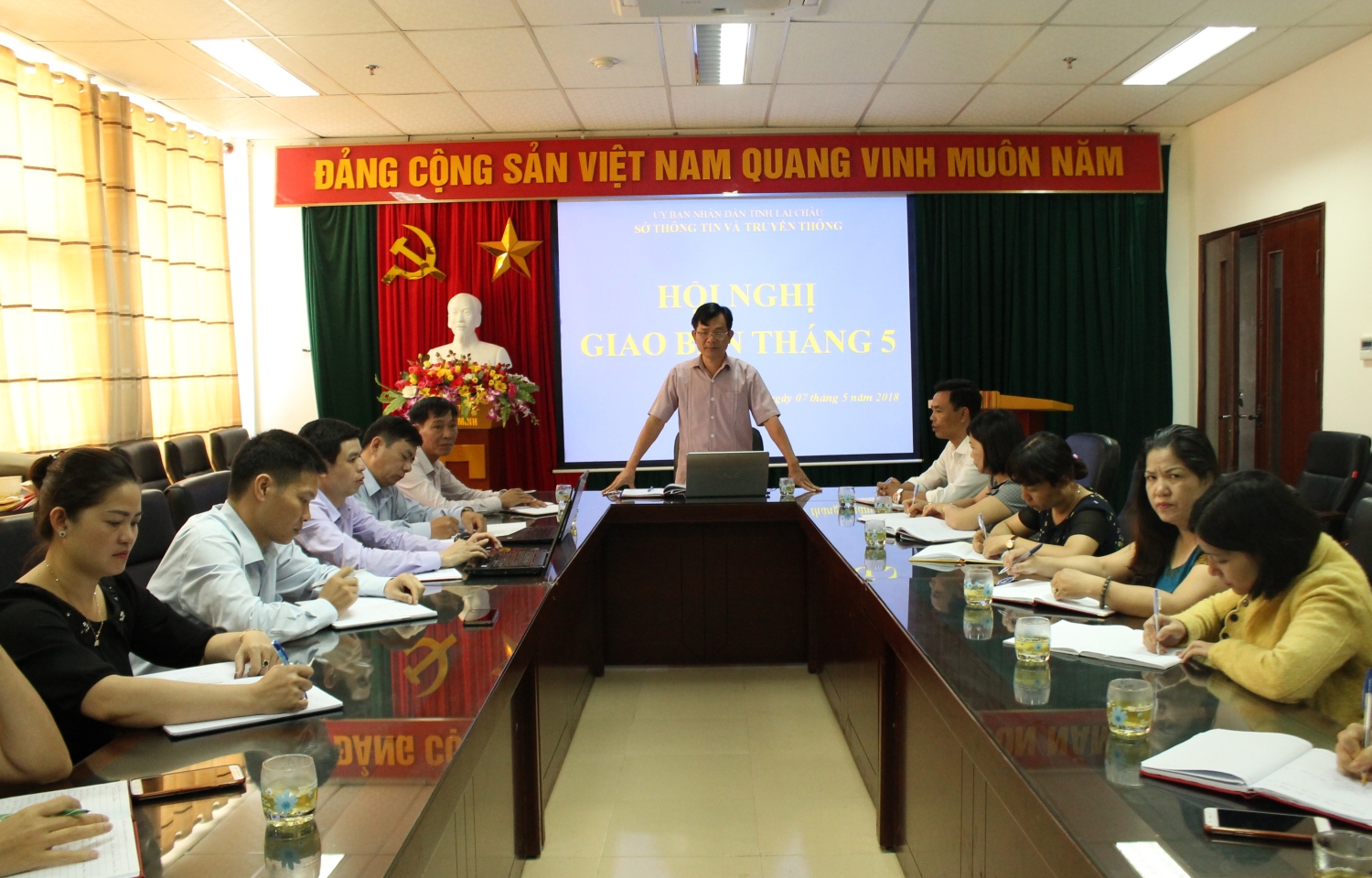Đ/c Nguyễn Quốc Luân, Giám đốc Sở Thông tin và Truyền thông phát biểu kết luận buổi giao ban