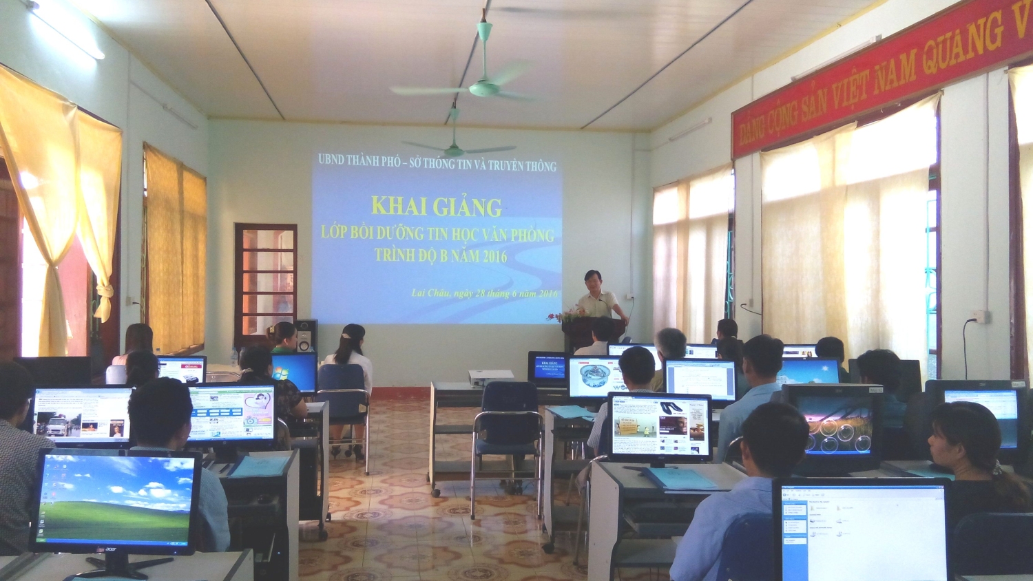 Toàn cảnh khai giang lớp học