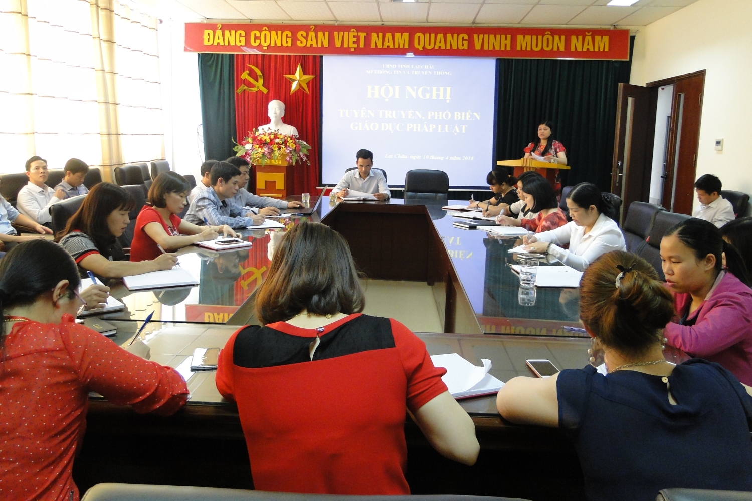 Toàn cảnh Hội nghị.