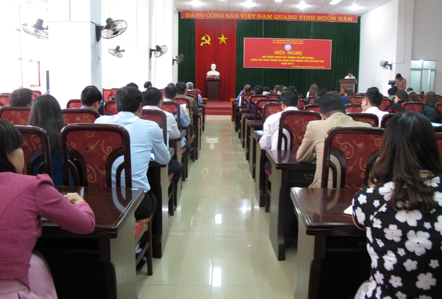 Quang cảnh lớp tập huấn
